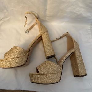 Lulu’s tan platform pumps